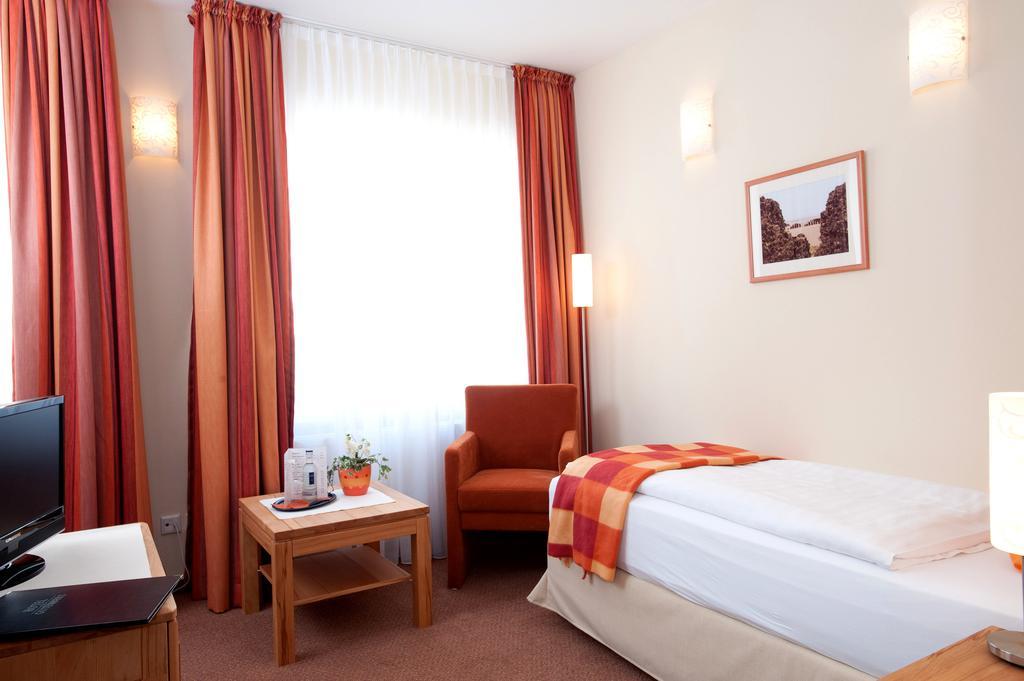 Hotel Gutenberg Westerland Room photo